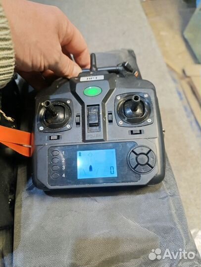 Прикормочный кораблик для рыбалки