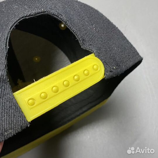 Кепка с прямым козырьком