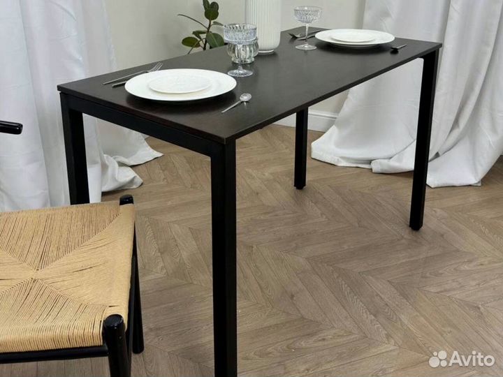Стол черный