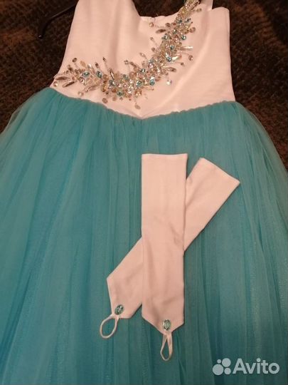 Нарядное платье для девочки 134-140