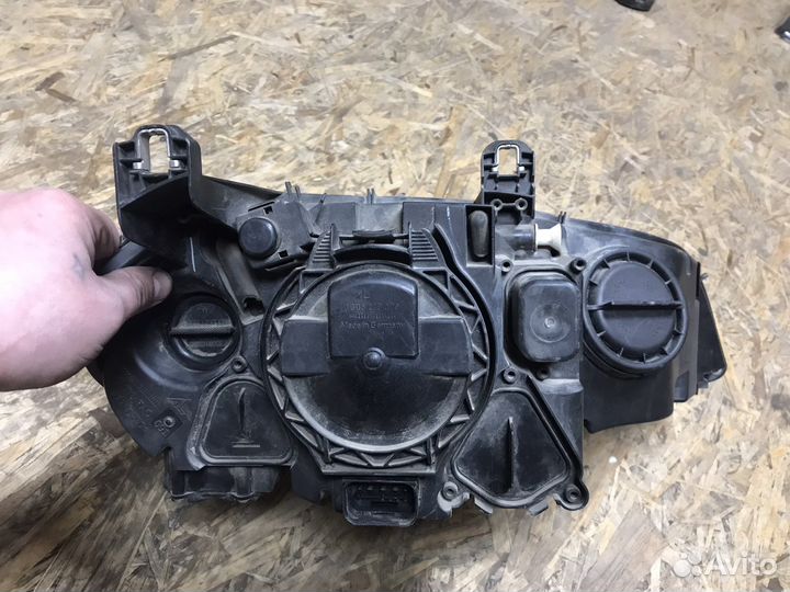 Корпус левой фары на bmw х5 е70