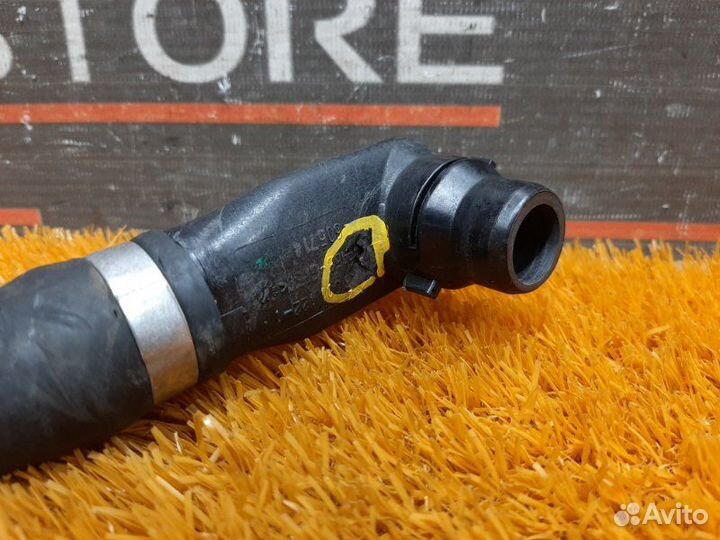 Патрубок системы охлаждения Mercedes-Benz E-Class