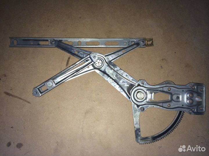 Трапеция стеклоподъемника Mercedes CLK W208