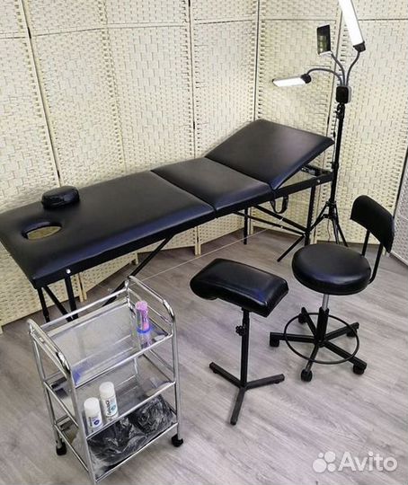 Кушетка. Массажный стол + подушечка и простынь