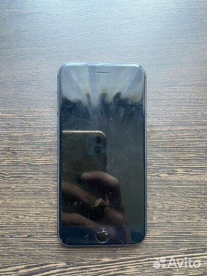 Телефон iPhone8