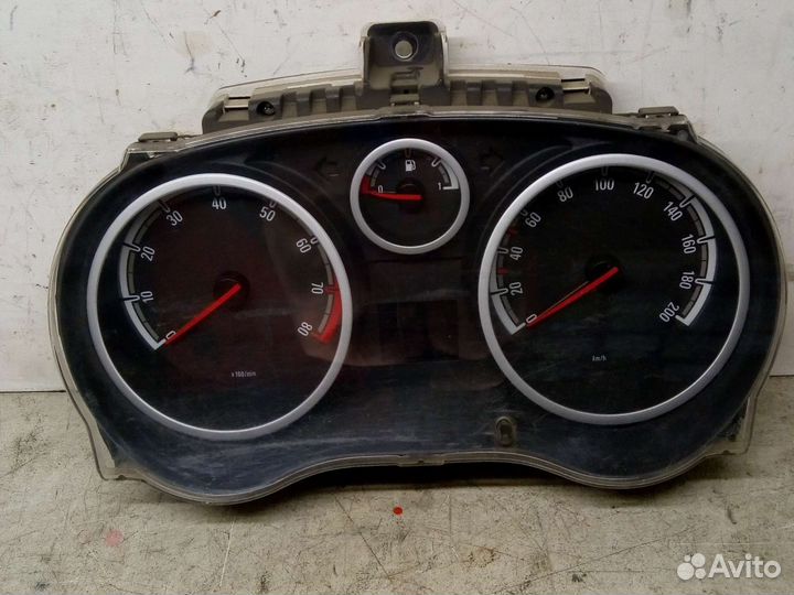 Приборная панель Опель Корса