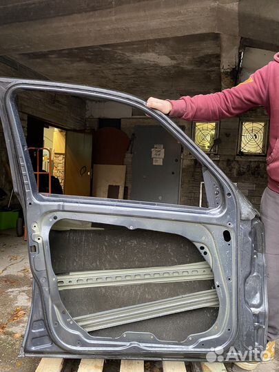 Дверь левая передняя Mercedes X204 GLK