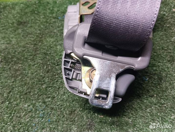 Ремень безопасности передний правый Toyota RAV4 A