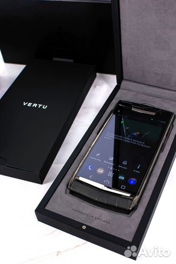 Vertu New Signature Touch Clous de Paris Alligator, 4/64 ГБ