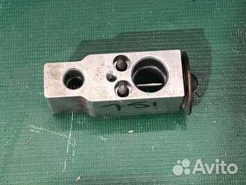 Клапан кондиционера Toyota 8851552040