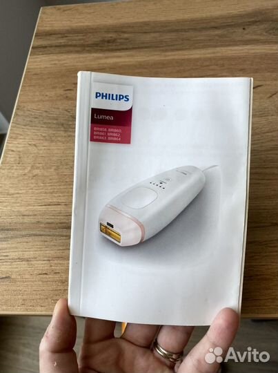 Фотоэпилятор Philips Lumea Essential