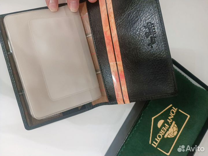 Кожаная обложка для паспорта Tony Perotti