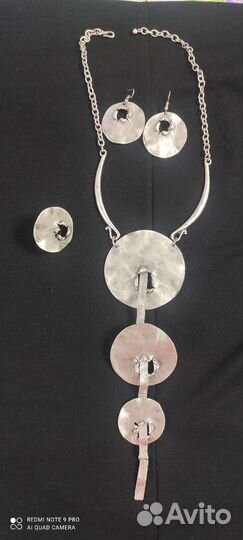 Комплект серьги, колье и кольцо. Национальные