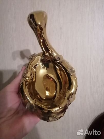 Фарфоровая статуэтка