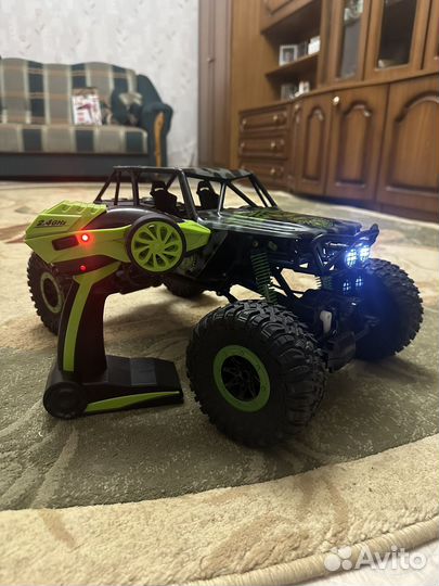 RC модель 4х4 краулер трофи 1/10