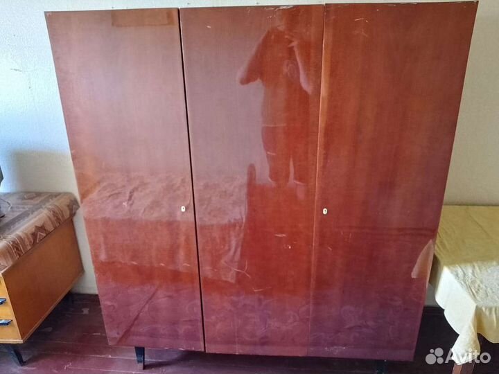 Продам старую мебель