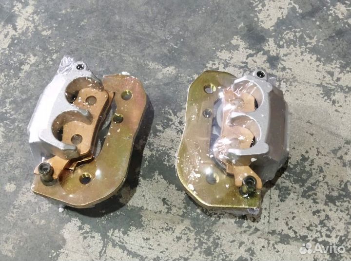 Суппорта передние для BRP Can-Am G2 правый и левый