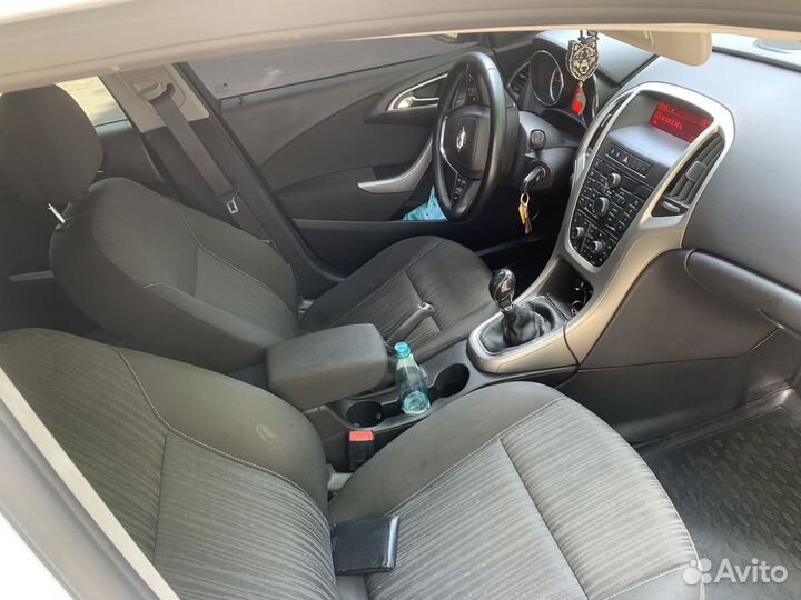 Opel Astra 1.6 МТ, 2011, 222 000 км