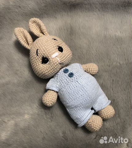 Вязаные игрушки зайка