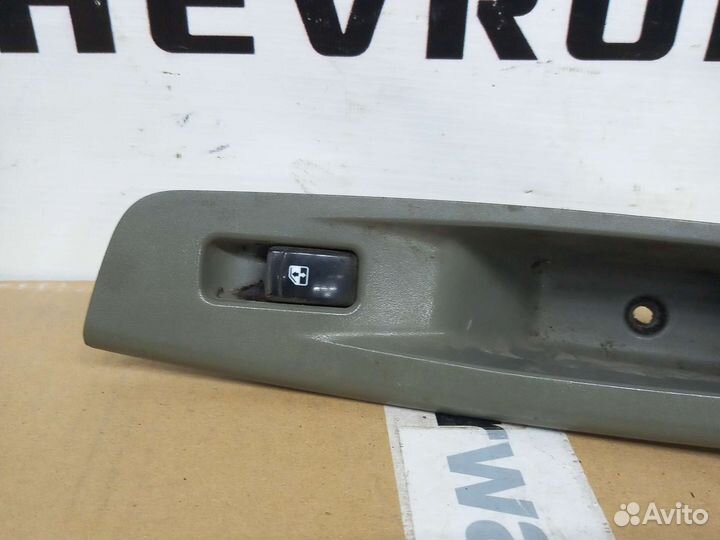 Кнопка заднего правого стеклоподъемника Лачетти