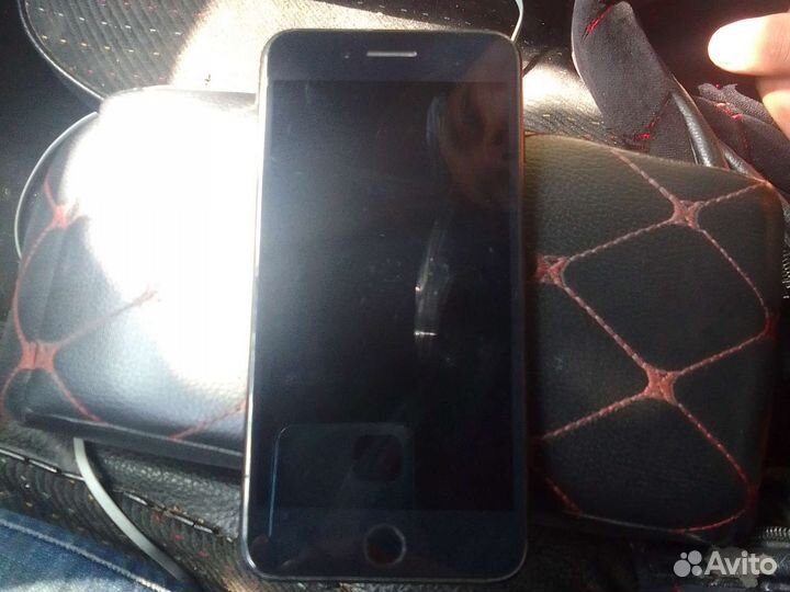Телефон iPhone7+