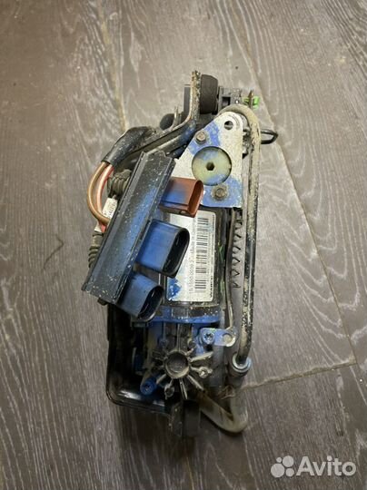 Компрессор пневмоподвески VW Phaeton Bentley