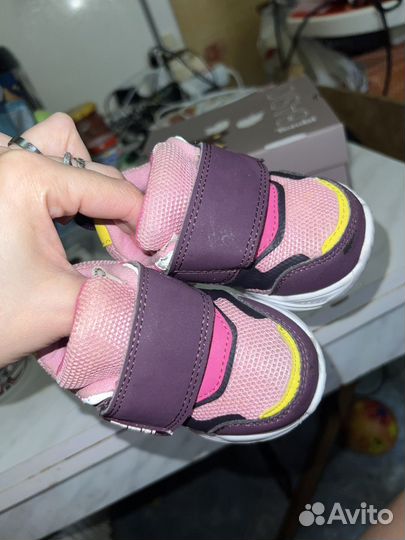 Кроссовки для девочки
