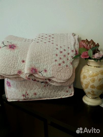 Новый декоративный комплект на кровать