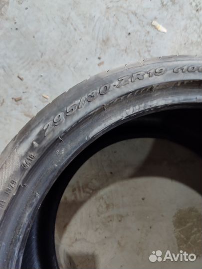 Pirelli P Zero 295/30 R19