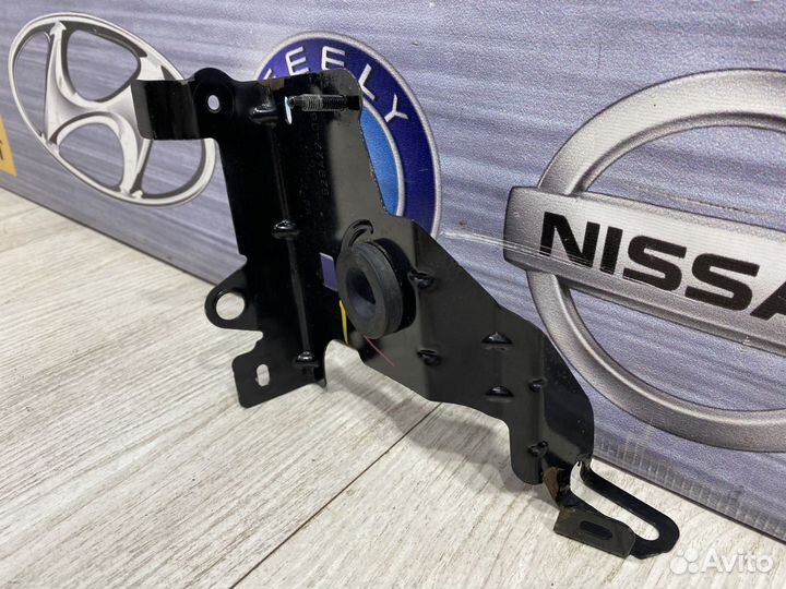 Кронштейн renault duster