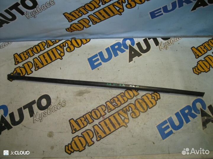 Молдинг стекла на citroen C4 11- B7