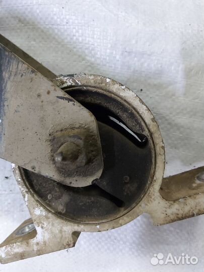 Nissan Almera N16 Подушка Двигателя