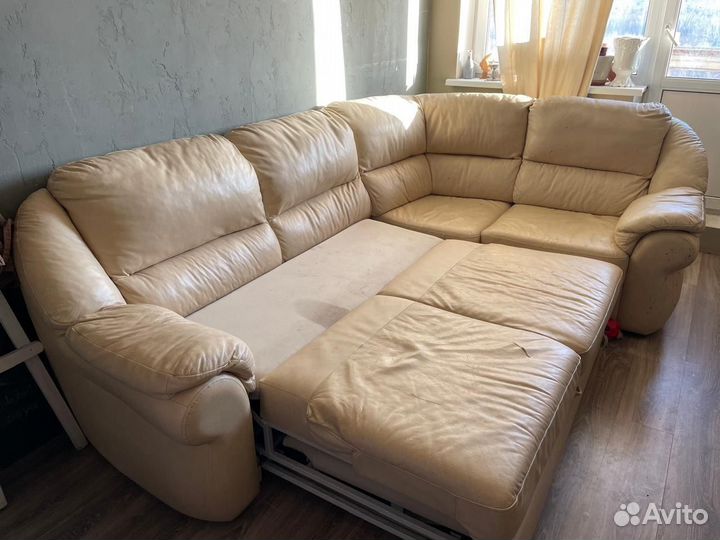 Кожаный угловой диван бу