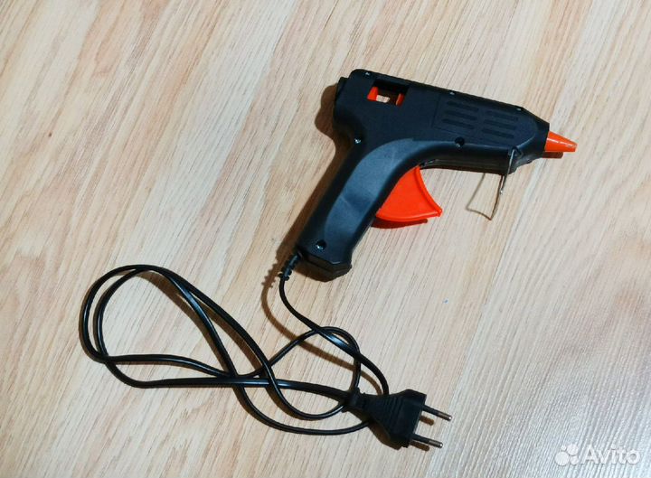 Клеевой пистолет Brauberg почти новый