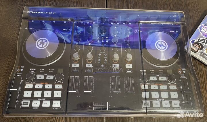 Dj контроллер, Traktor s4 mk2