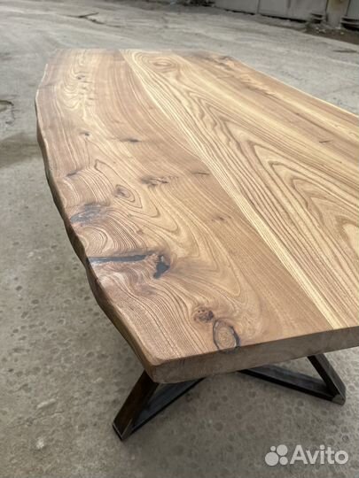 Стол обеденный из массива дерева