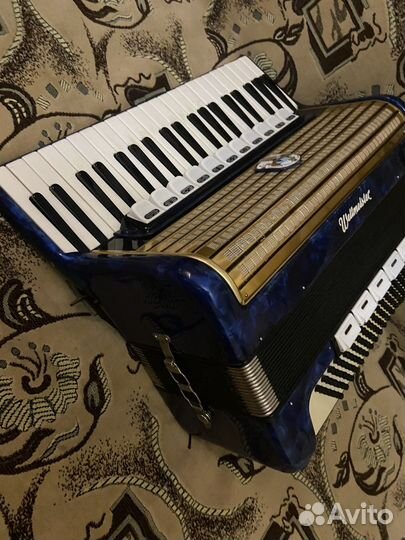 Аккордеон weltmeister 4/4(полноразмерный)