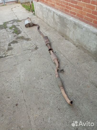 Продам глушитель на карину ат-211