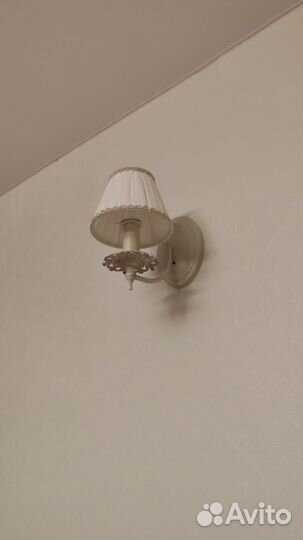 Люстра и два бра