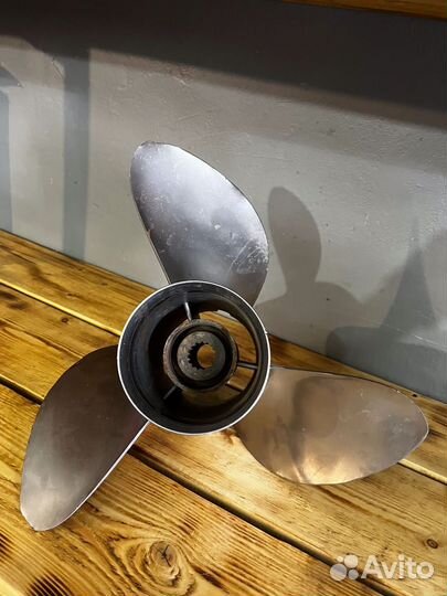 Винт на лодочный мотор
