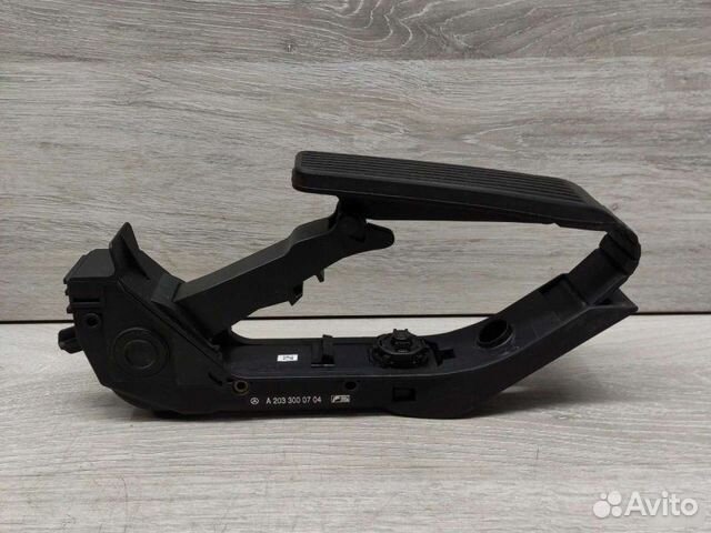 Педаль газа Mercedes C W203