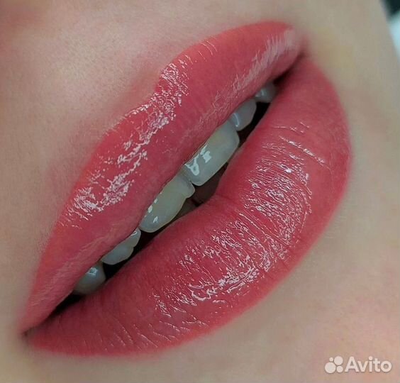 Перманентный макияж бровей губ и век татуаж