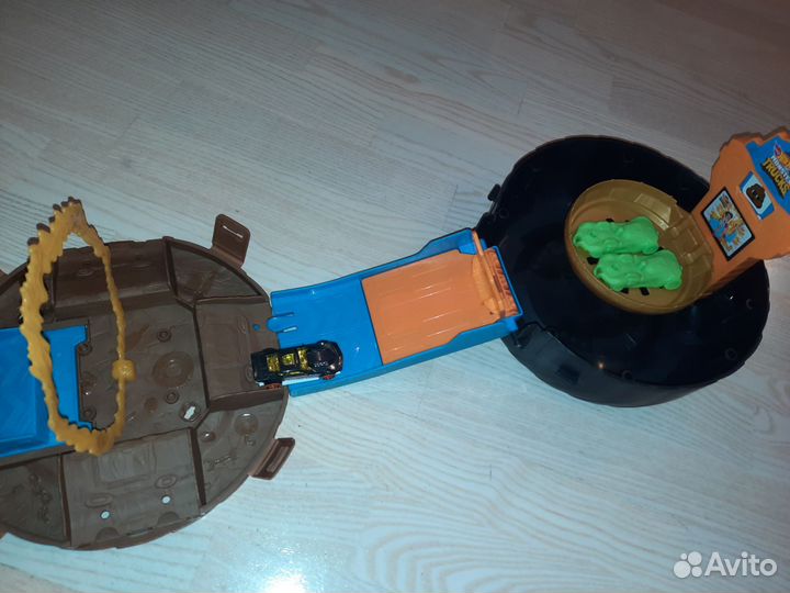 Hot wheels трек