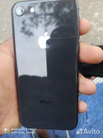Телефон iPhone 8 64 gb
