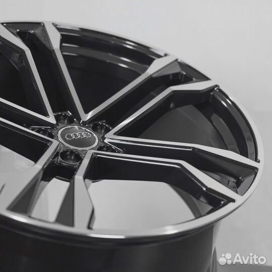 Литые диски R22 Audi Q3