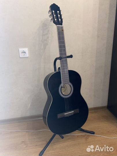 Акустическая гитара