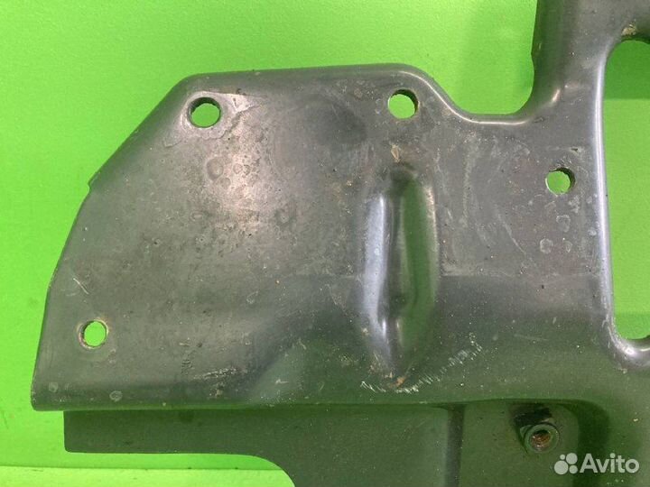 Кронштейн усилителя бампера scania P340