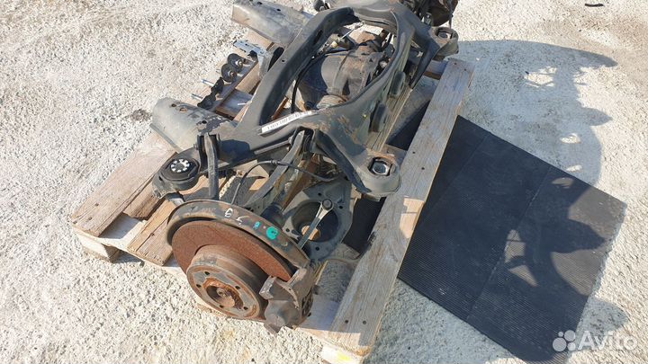 Подрамник задний на Mercedes-Benz W202