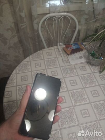 HONOR 20, 8/128 ГБ