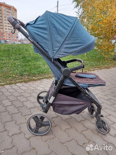 Прогулочная коляска Carrello Bravo